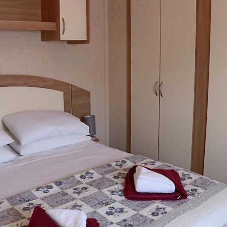 Palm 1 Park Home With Hot Tub Swanage Zewnętrze zdjęcie