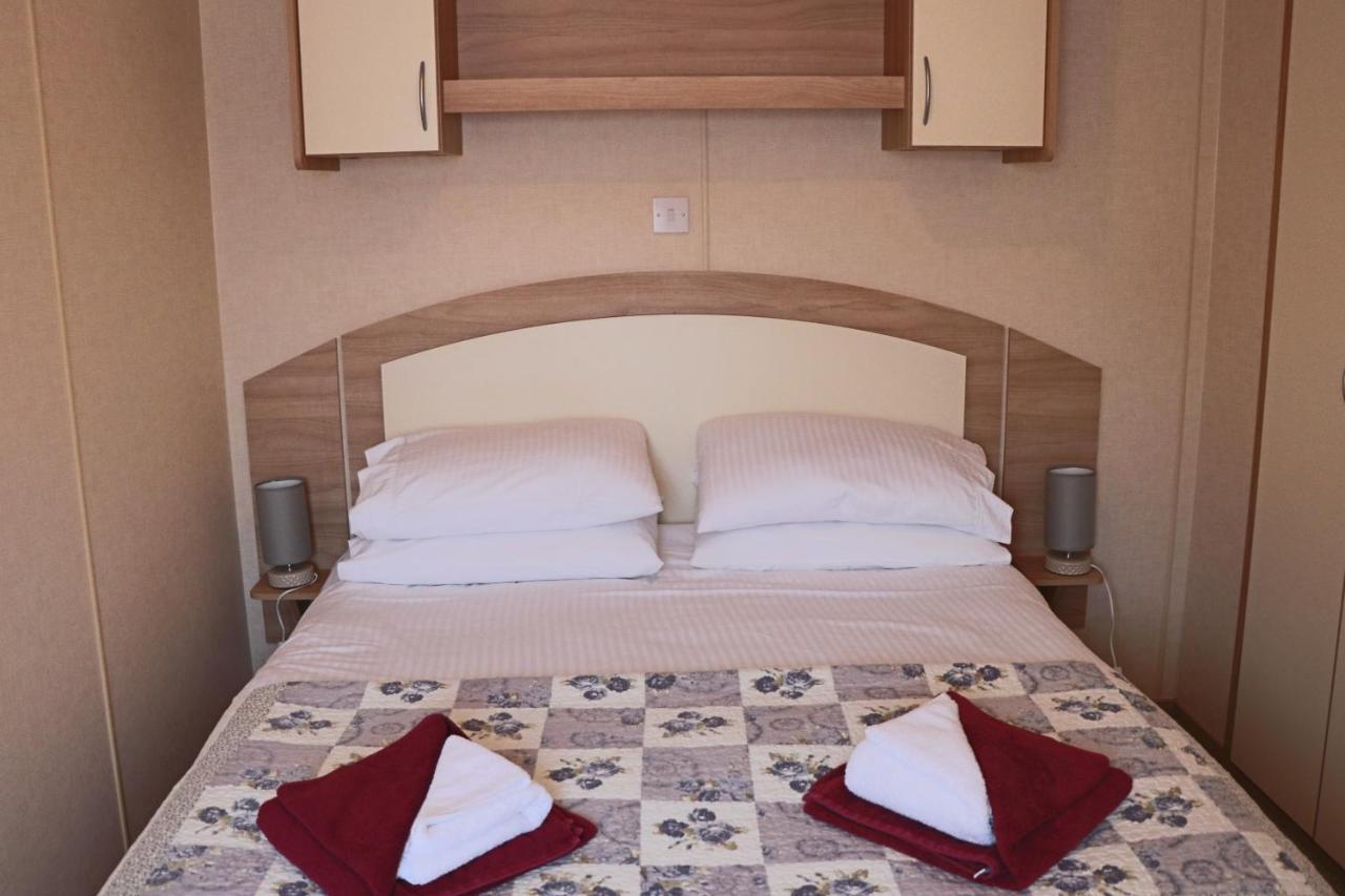 Palm 1 Park Home With Hot Tub Swanage Zewnętrze zdjęcie