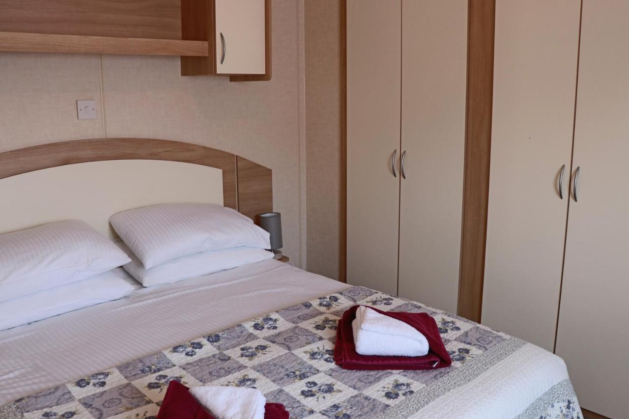 Palm 1 Park Home With Hot Tub Swanage Zewnętrze zdjęcie