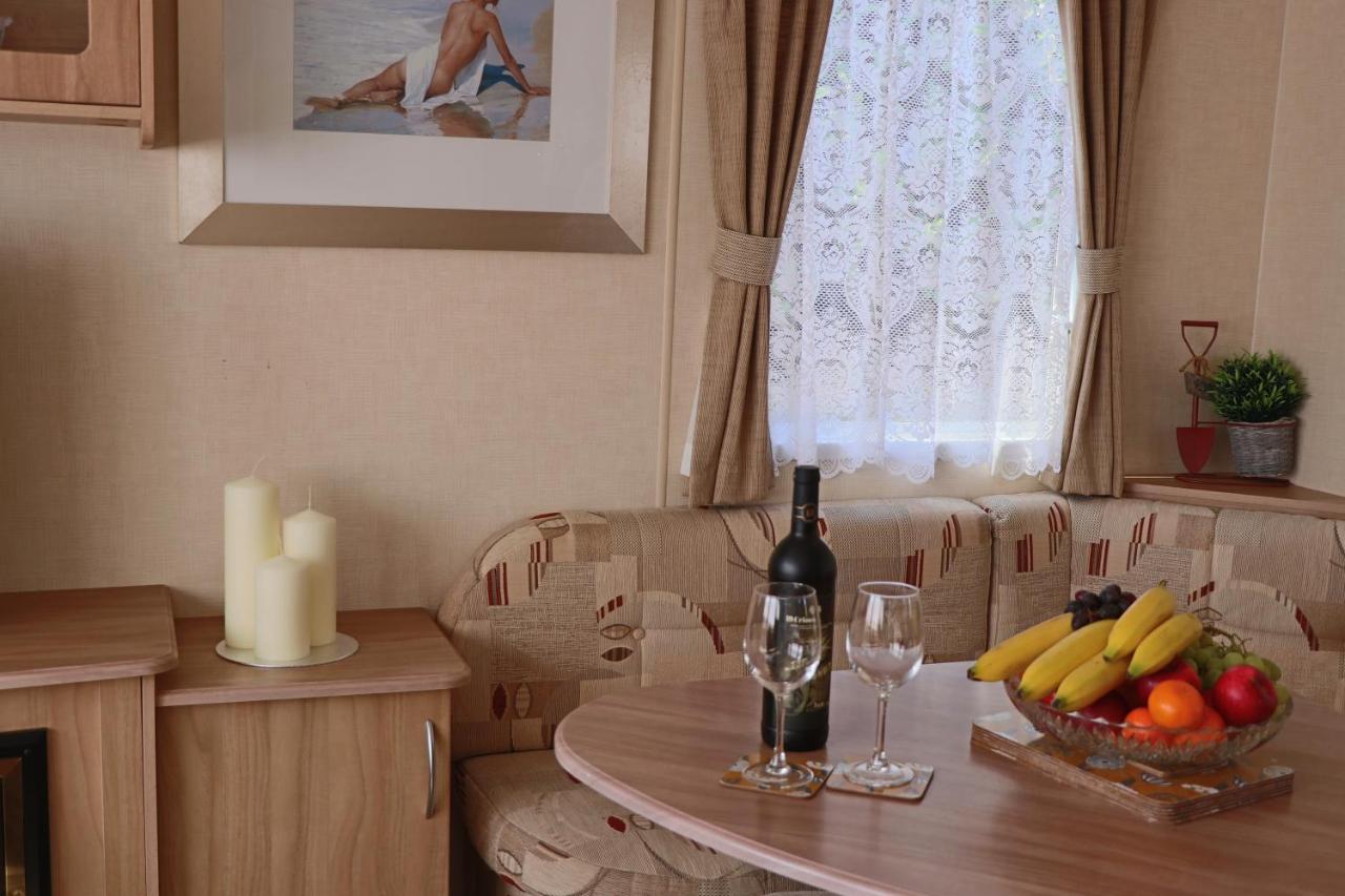 Palm 1 Park Home With Hot Tub Swanage Zewnętrze zdjęcie